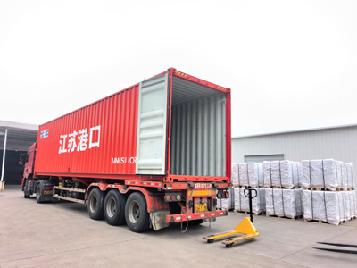 旧正月休暇前最終出荷コンテナ