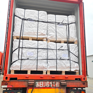 コンテナ積載完了の様子